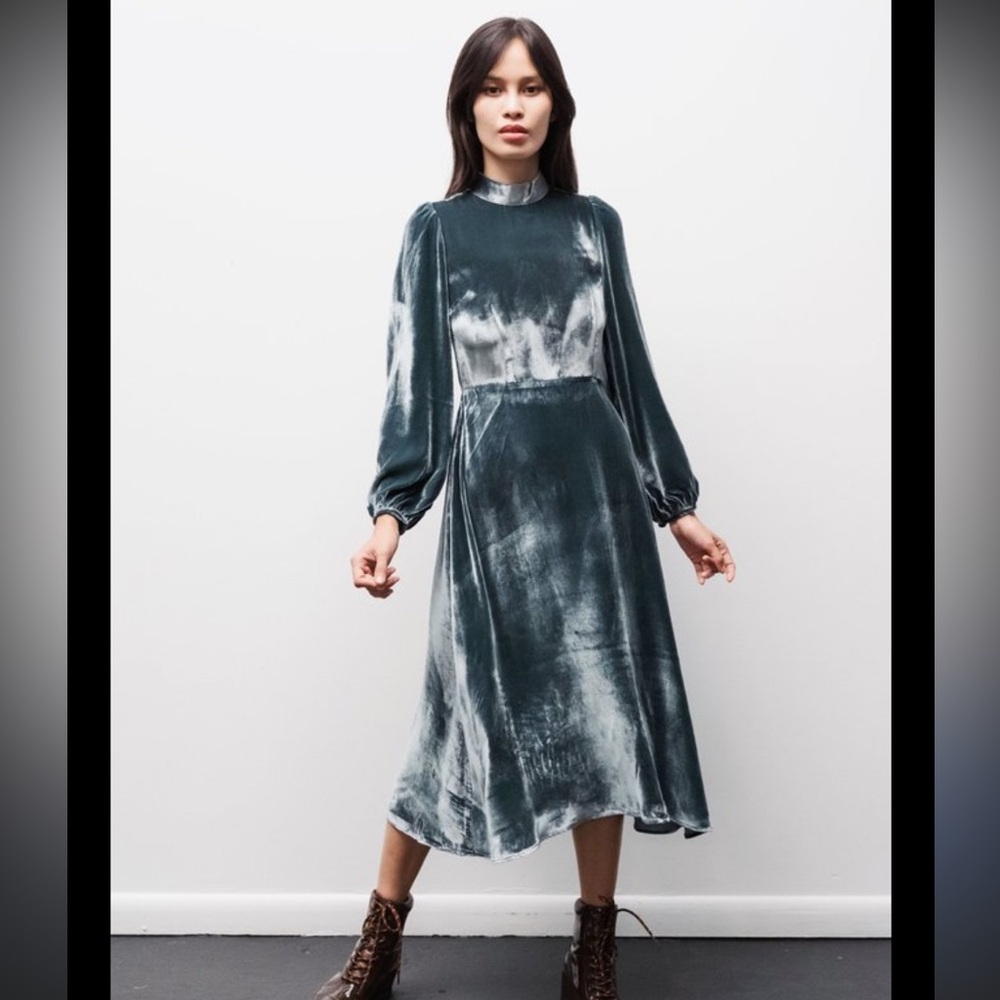 Elegant Velvet Midi Dress in Teal